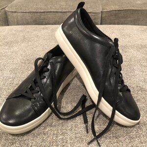 Women's Vionic Paisley Black Leather Lace Up Sneaker, Size 8.5